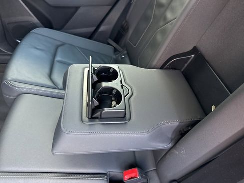 Used 2020 Audi Q3 2.0T Prestige w/ Prestige Package image 38