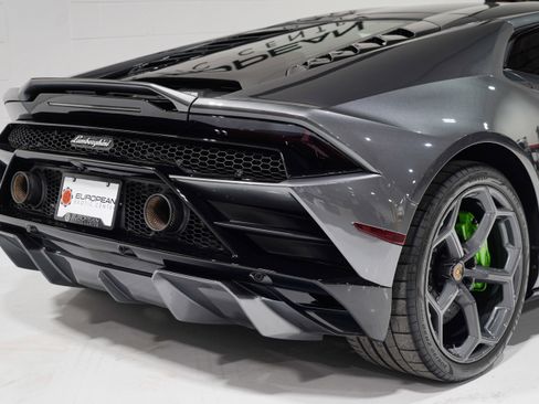 Used 2022 Lamborghini Huracan EVO RWD image 23