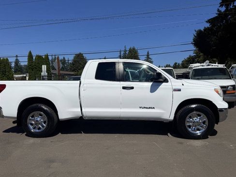 Used 2013 Toyota Tundra 4x4 Double Cab w/ Tow Pkg image 2