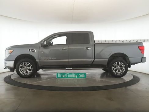 Used 2017 Nissan Titan SV AWD/4WD image 10