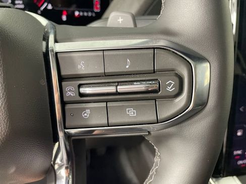 Used 2026 GMC Yukon Denali w/ Denali Reserve Package AWD/4WD image 11