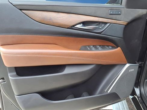 Used 2019 Cadillac Escalade Premium Luxury image 11