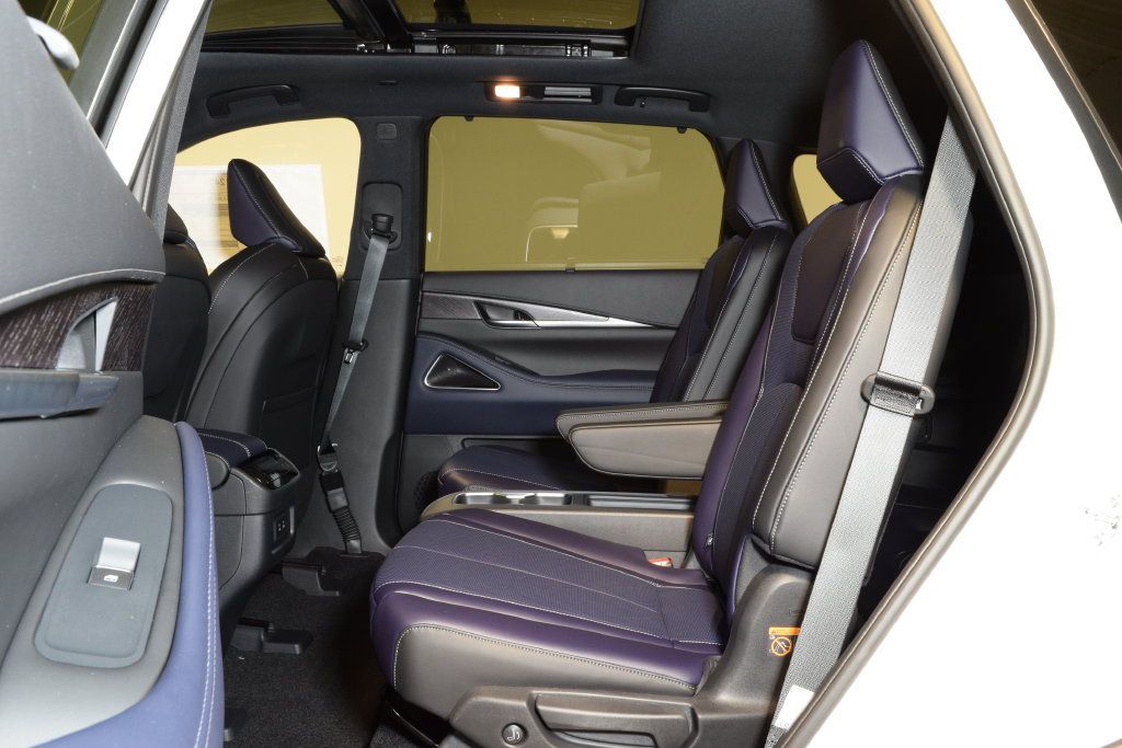 Certified 2026 INFINITI QX60 Sport w/ Dark Cargo Package AWD/4WD image 30