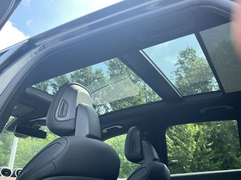 Used 2024 Mercedes-Benz GLC 300 4MATIC image 19