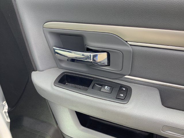 Used 2019 RAM 1500 Classic SLT AWD/4WD image 28