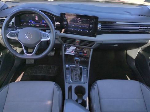 Used 2025 Volkswagen Jetta SE image 17