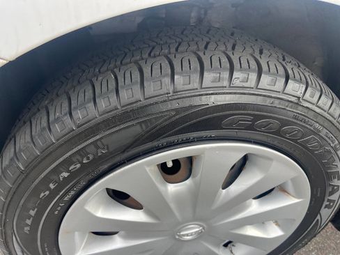 Used 2016 Nissan Versa Note SV image 12