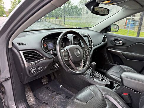 Used 2019 Jeep Cherokee Limited AWD/4WD image 13