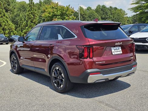 Used 2025 Kia Sorento S w/ Panoramic Sunroof Package FWD image 13