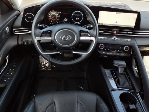 Used 2023 Hyundai Elantra Limited image 29