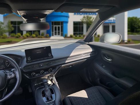 Used 2024 Honda HR-V Sport image 31