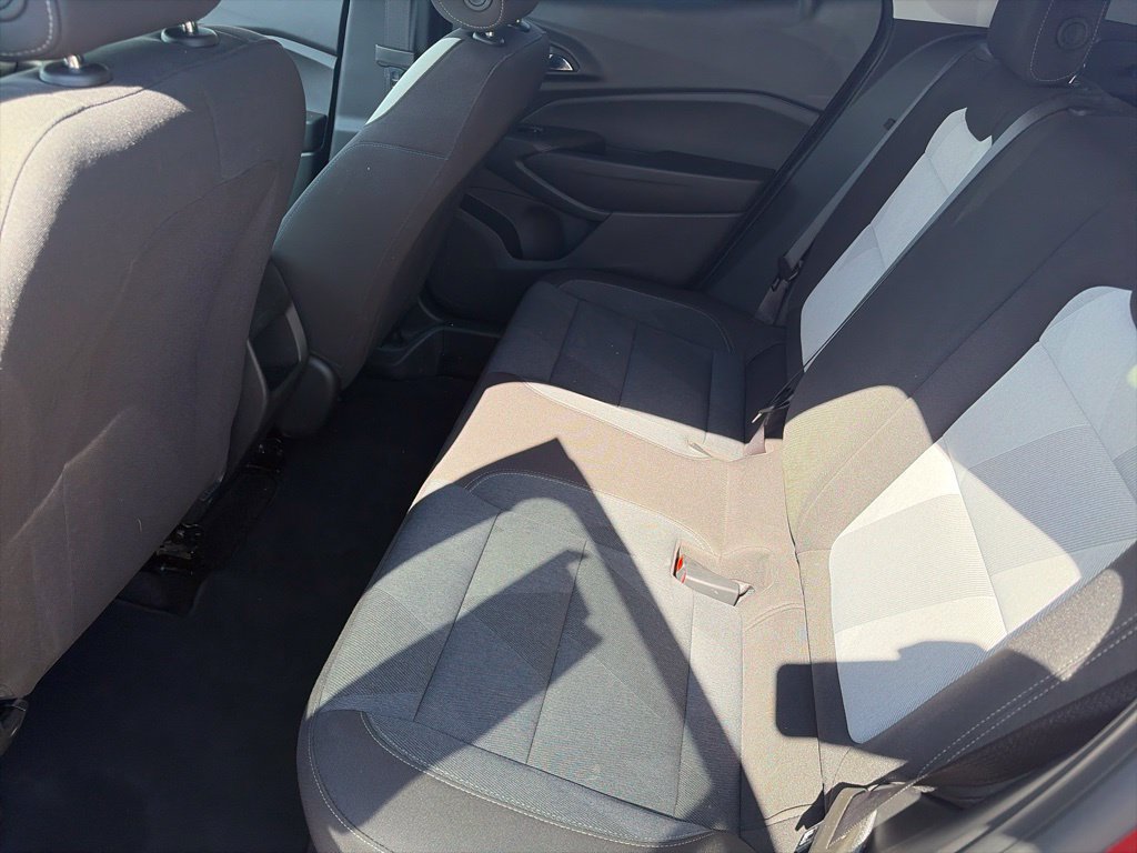 Used 2024 Chevrolet Trax LS w/ LS Convenience Package FWD image 11