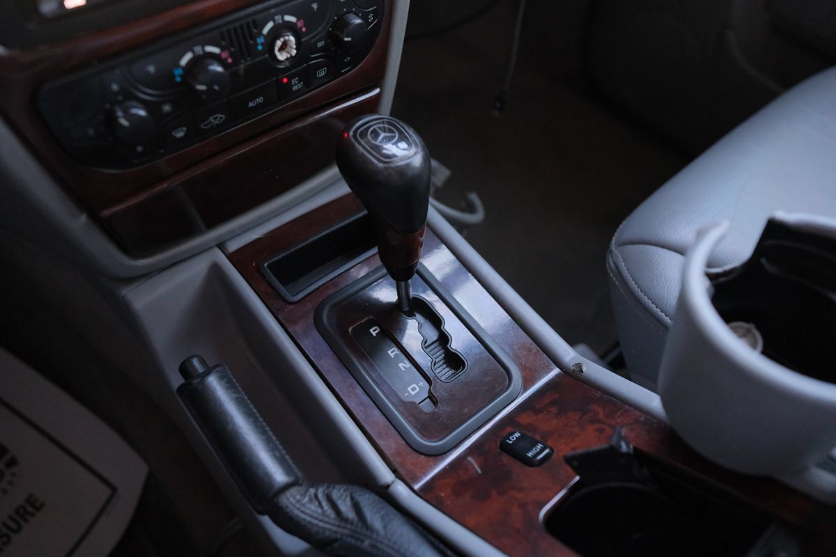 Used 2004 Mercedes-Benz G 500 image 24