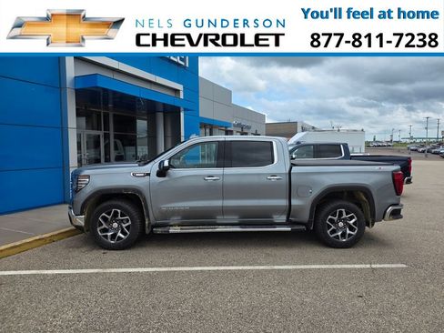 Used 2023 GMC Sierra 1500 SLT w/ SLT Premium Plus Package AWD/4WD image 3