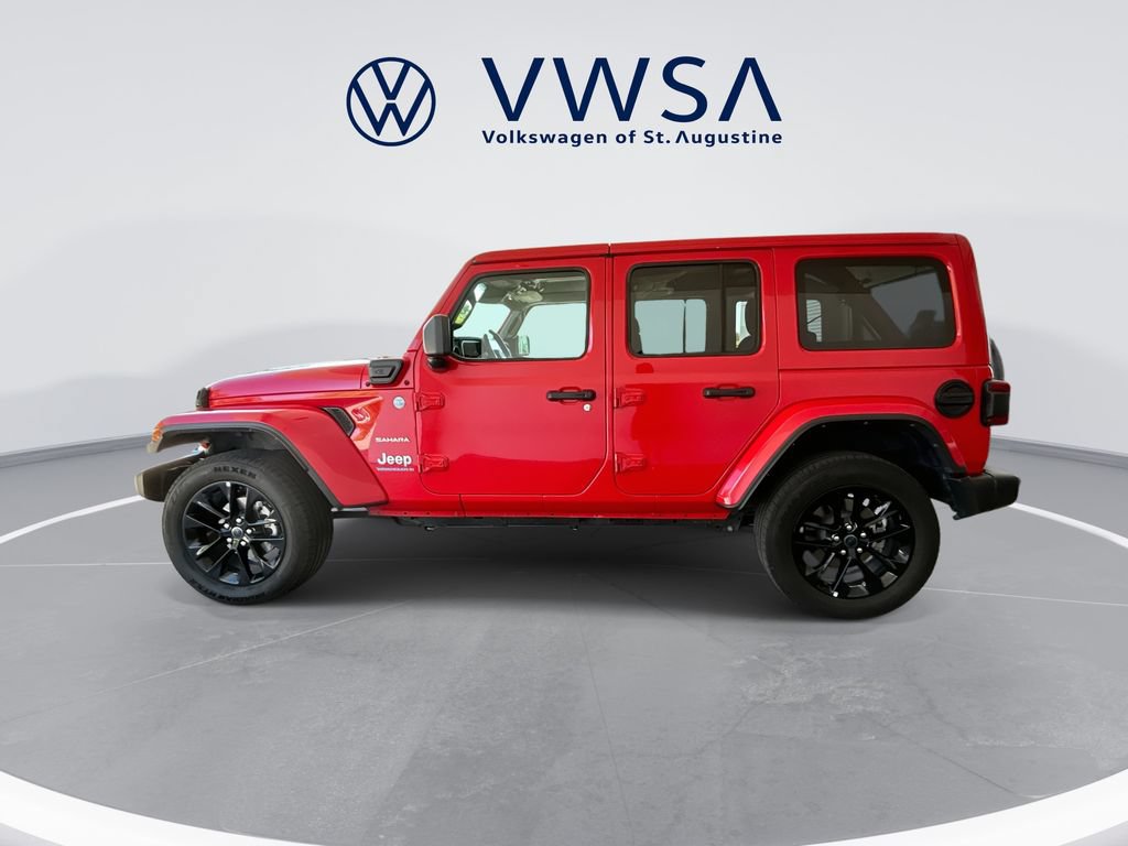 Used 2024 Jeep Wrangler Unlimited Sahara AWD/4WD image 4