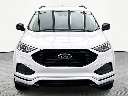 Used 2022 Ford Edge SE w/ Black Appearance Package image 3