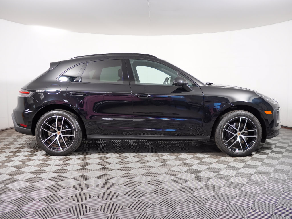 Certified 2025 Porsche Macan w/ Premium Package Plus AWD/4WD image 8