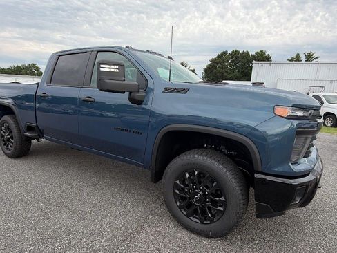 New 2026 Chevrolet Silverado 2500 Custom w/ Custom Value Package AWD/4WD image 6