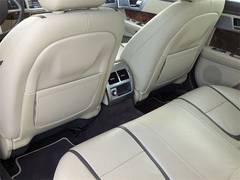 Used 2015 Jaguar XF Portfolio image 35