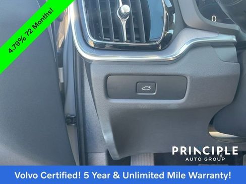 Certified 2024 Volvo S60 B5 Core image 23