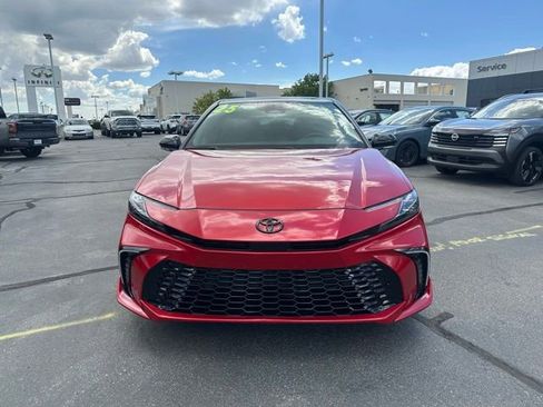 Used 2025 Toyota Camry XSE FWD image 3