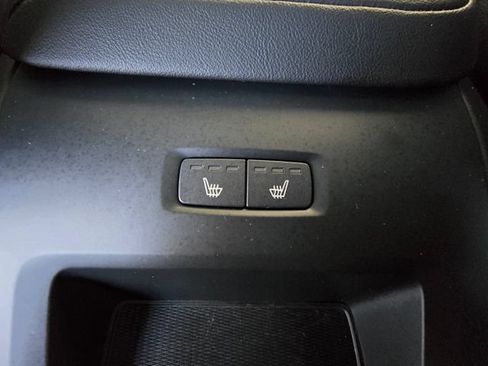 Used 2023 Volvo XC60 B5 Plus AWD/4WD image 17