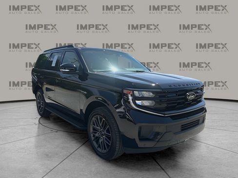 Used 2026 Ford Expedition Platinum w/ Stealth Appearance Package image 7