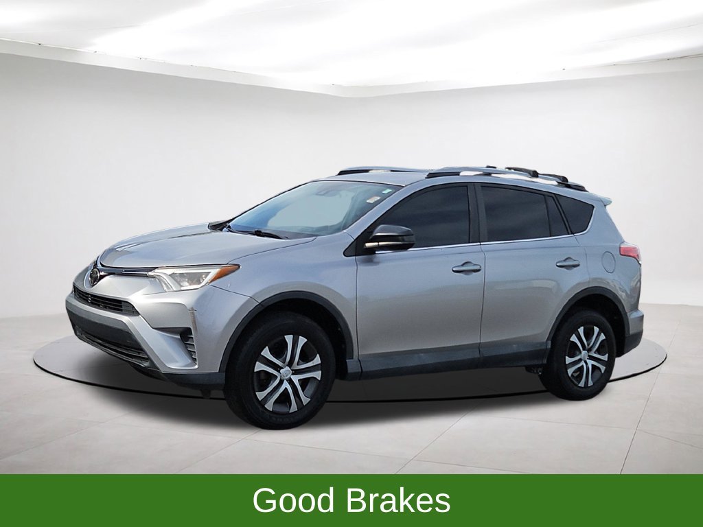 Used 2017 Toyota RAV4 LE FWD image 3