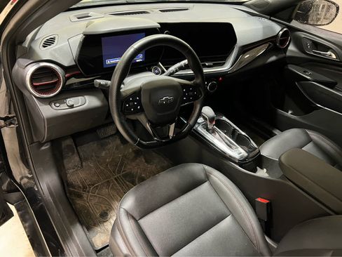 Used 2024 Chevrolet Trax RS w/ Driver Confidence Package image 11