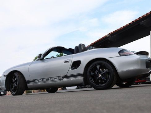 Used 2002 Porsche Boxster RWD image 16