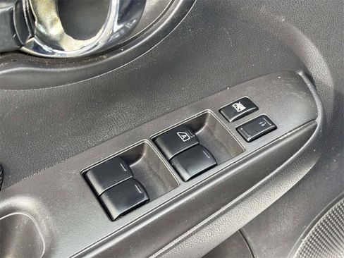 Used 2018 Nissan Versa SV image 13