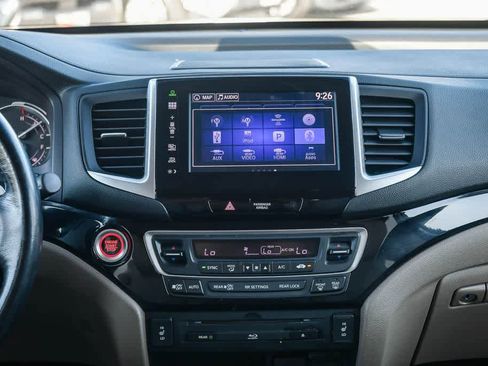 Used 2016 Honda Pilot Touring image 13