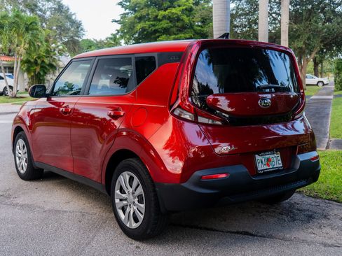 Used 2020 Kia Soul LX image 16