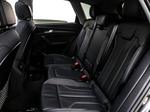 Used 2024 Audi Q5 e Premium image 8