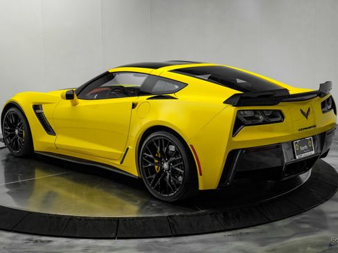 Used 2018 Chevrolet Corvette Z06 image 16