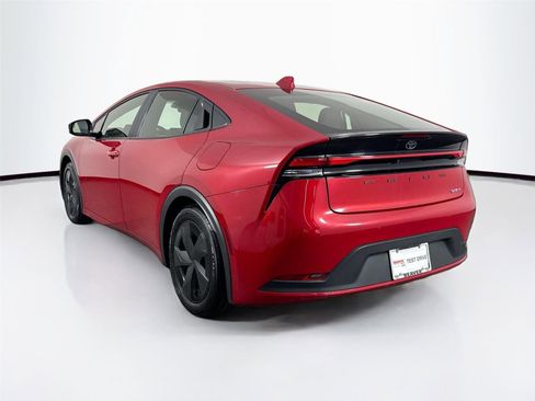 Used 2024 Toyota Prius LE image 8