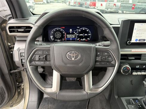 Used 2025 Toyota Tacoma TRD Off-Road AWD/4WD image 22
