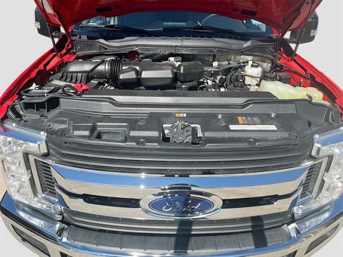 Used 2019 Ford F350 XLT w/ XLT Premium Package image 28