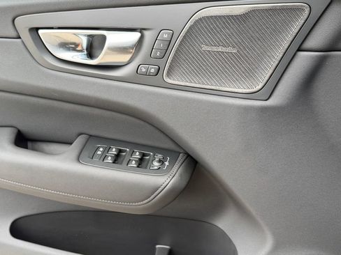 New 2027 Volvo XC60 B5 Ultra AWD/4WD image 17
