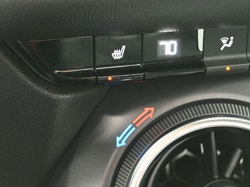 Used 2025 Chevrolet Blazer LT image 25