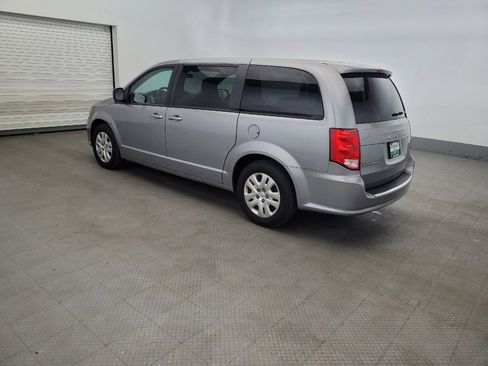 Used 2018 Dodge Grand Caravan SE FWD image 3