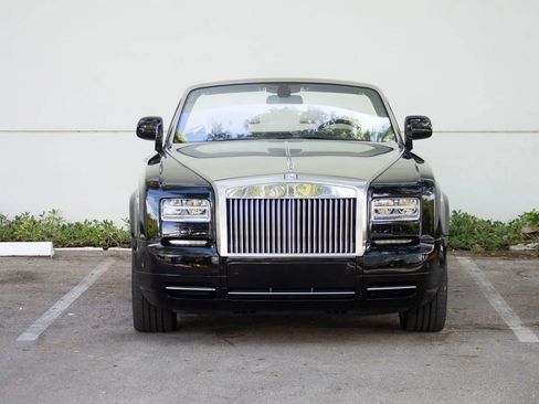 Used 2016 Rolls-Royce Phantom Drophead Coupe image 22