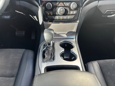 Used 2019 Jeep Grand Cherokee Altitude image 25