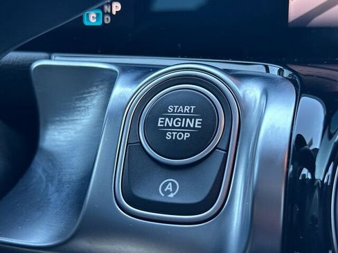 Used 2025 Mercedes-Benz GLB 250 GLB 250 4D Sport Utility 4MATI image 28