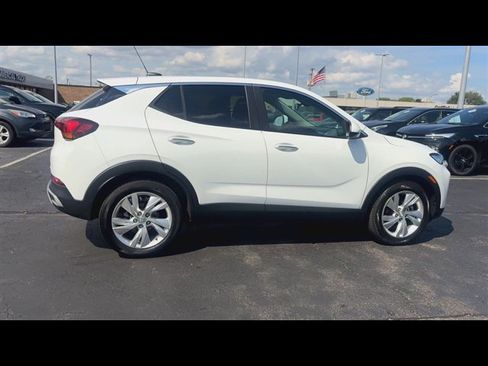 Certified 2024 Buick Encore GX Preferred w/ Comfort Package FWD image 9