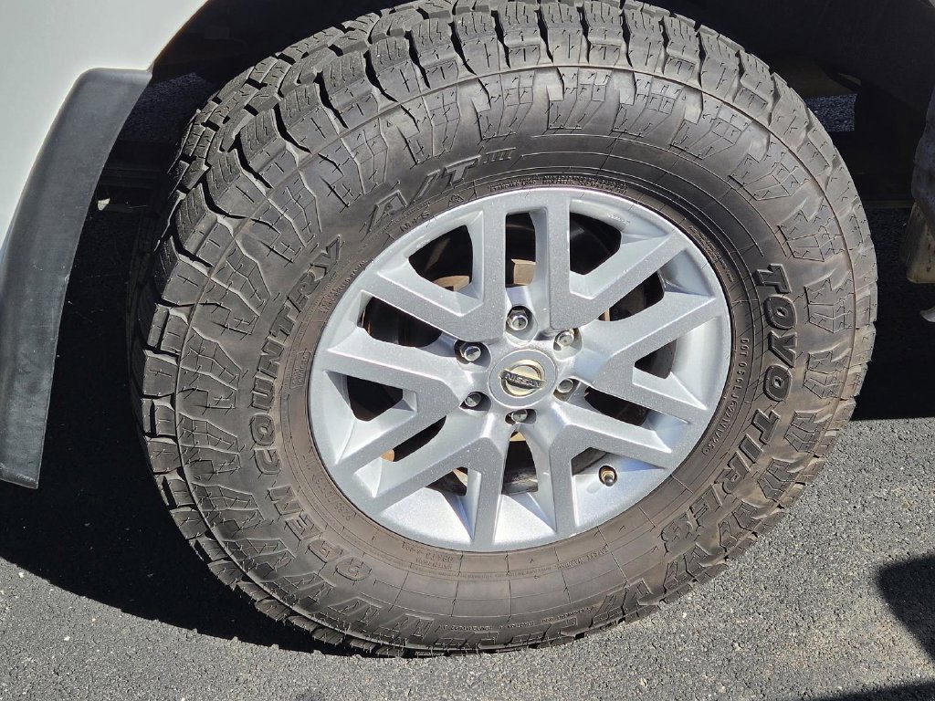 Used 2017 Nissan Frontier SV w/ SV Value Truck Package AWD/4WD image 7