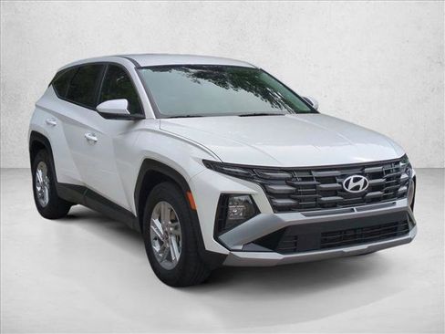 Used 2025 Hyundai Tucson SE image 7