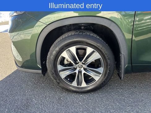 Used 2023 Toyota Highlander XLE image 13