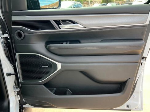 New 2026 Jeep Grand Wagoneer 4WD image 24