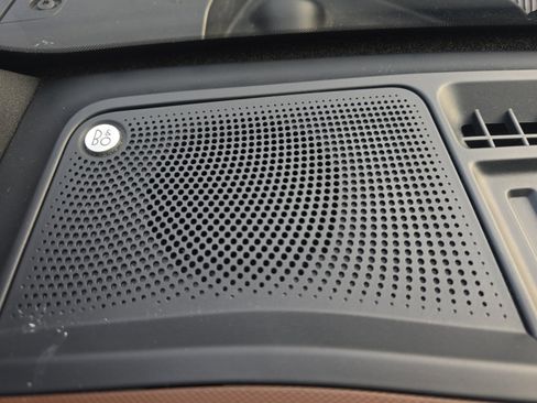 Used 2024 Ford Bronco Outer Banks image 3